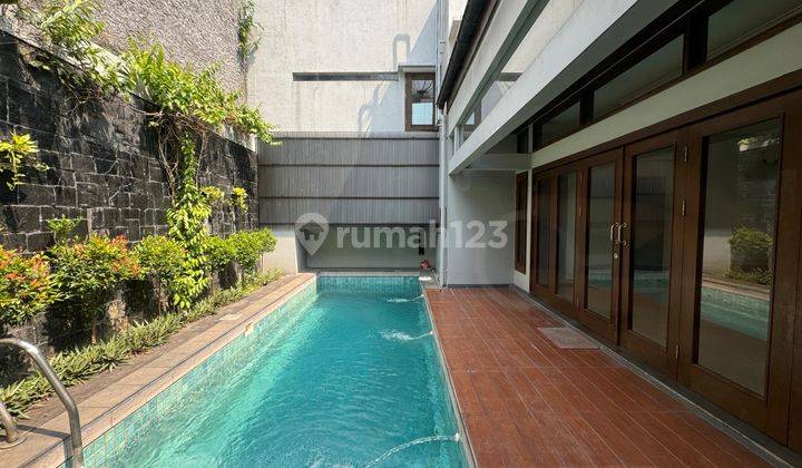 Rumah Semi Furnished di Kebayoran Baru, Jakarta Selatan 1