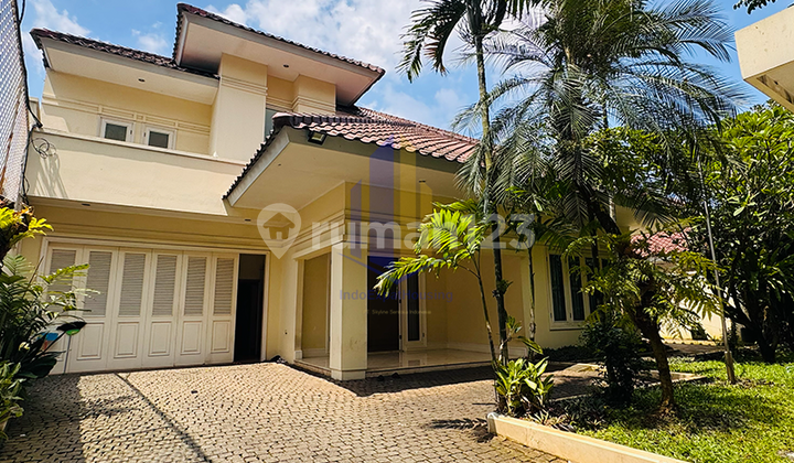 Exclusive Classic Home For Sale In Menteng - Spacious & Prestigious Area