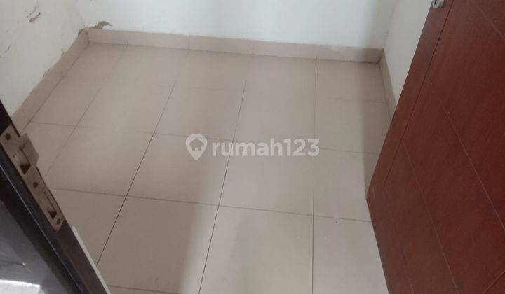 Di Sewakan Rumah 2 Lantai Heliconia Pinggir Jalan Lebar 15x20 Cocok Untuk Tinggal Dan Usaha di Harapan Indah Bekasi Barat 3