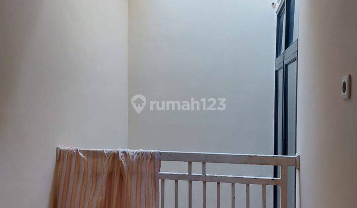 Di Sewakan Rumah 2 Lantai Kamar4+1 di Cluster Harmoni Harapan Indah 2