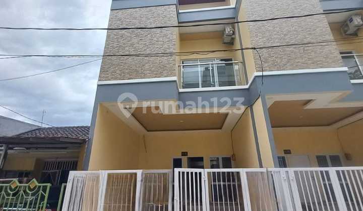 Sell New 2-Story House In Harapan Indah Bekasi