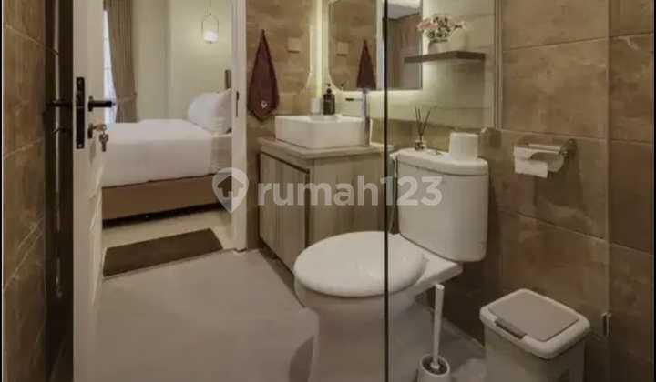 Luxury 3-Story House Plus Swimming Pool in Central Cempaka Putih