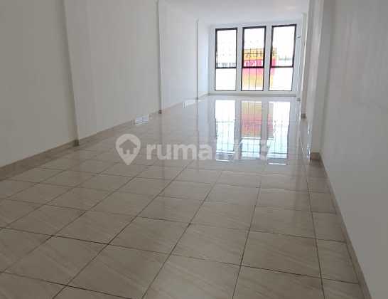 Dijual Ruko 3,5 Lantai Pinggir Kota Startegis - di Tebet Raya Dijual Ruko 3,5 Lantai Pinggir Kota Startegis - di Tebet Raya