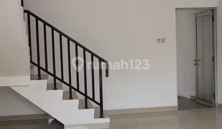 For Rent Quickly 3-Story Shop House by the Strategic Main Road in Harapan Indah For Rent Quickly 3-Story Shop House by the Strategic Main Road in Harapan Indah