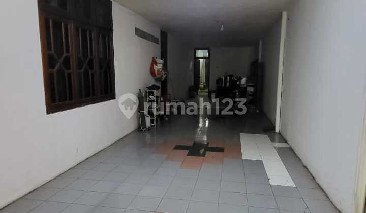 Dijual Cepat -Rumah + 2 Ruko Strategis di Jalan Raya Pondok Gede 2