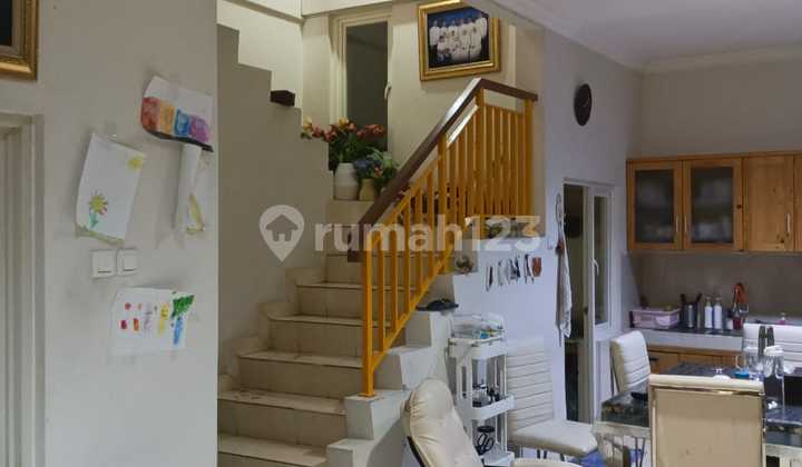 Sell Ready-to-Live-in House in Kelapa Gading, 2.5 Floors, North Jakarta Sell Ready-to-Live-in House in Kelapa Gading, 2.5 Floors, North Jakarta
