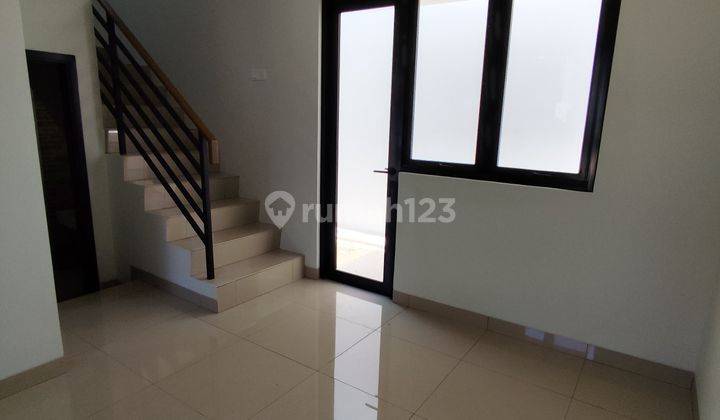 Disewakan rumah baru di Cluster Regia Summarecon Crown Gading  1