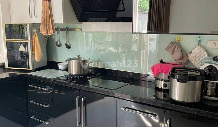 Casajardin Hoek 3 Lantai Murah Nego 3