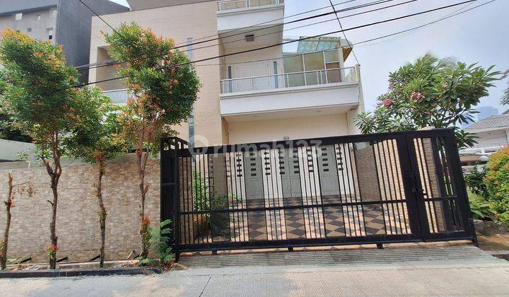 Dijual Rumah Murah Greenville 3 Lantai Sebelah Taman  1