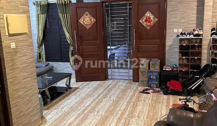 Dijual Rumah Casa Jardin 3 Lantai Full Renovasi