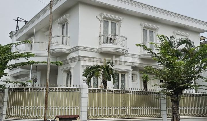 Dijual Rumah Mewah Intercon Hook Lokasi Favorit