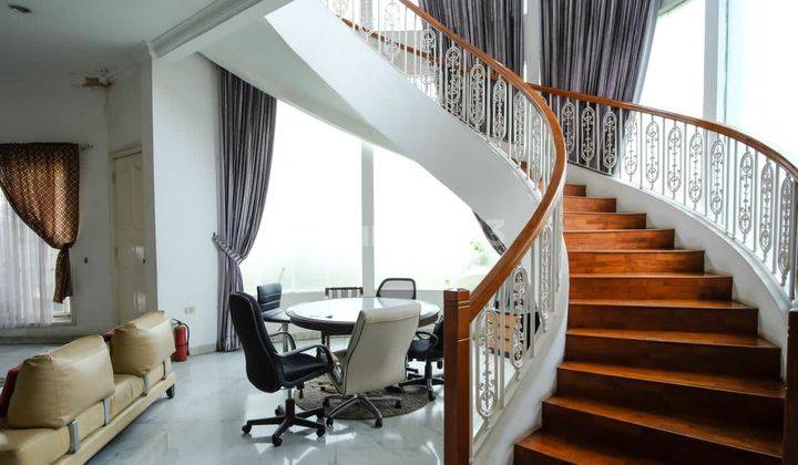 Dijual Intercon Taman Kebon Jeruk Rumah Hoek 1