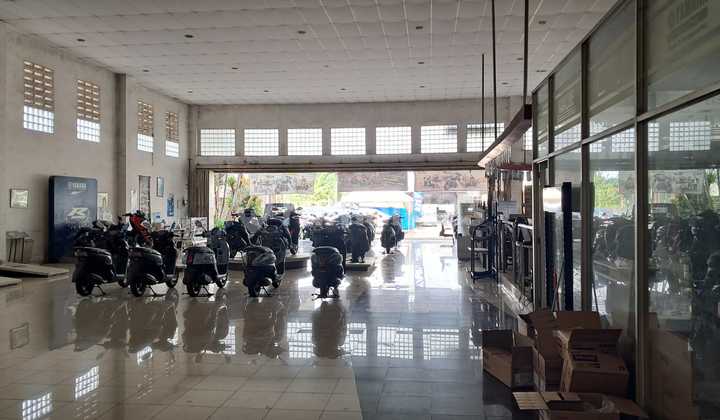 For Rent Ex Showroom In Pamulang Near Pamulang University For Rent Ex Showroom In Pamulang Near Pamulang University