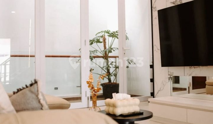 Dijual Rumah Sunrise Garden Mewah 3 Lantai 2