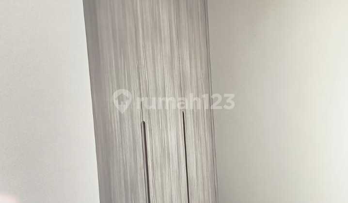 New House in Pondok Indah New House in Pondok Indah