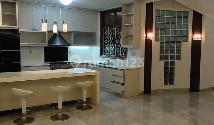 Rumah Disewakan Lokasi di Pondok Indah 2