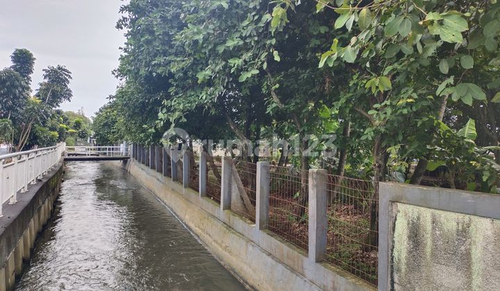 Tanah Jalan Raya Cocok Buat Usaha di Beji Depok Tanah Jalan Raya Cocok Buat Usaha di Beji Depok