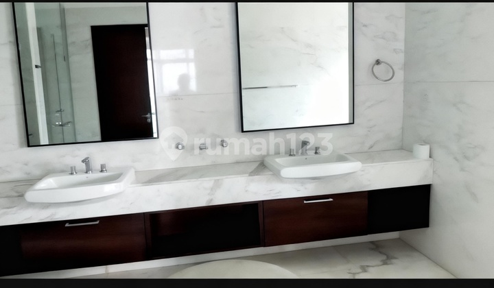 4 Bedrooms Unit Essence Darmawangsa 2