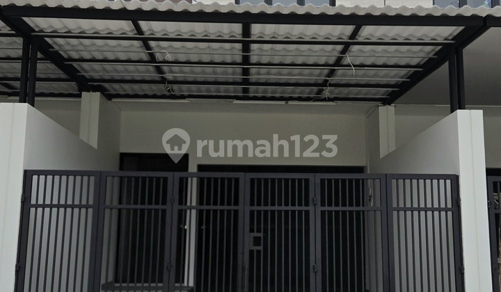 Wilson New House Carport for 3 Cars in Meruya Kav DKI 2