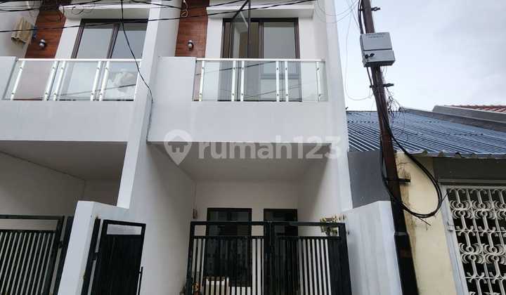 Rumah bebas banjir di tanjung duren 1