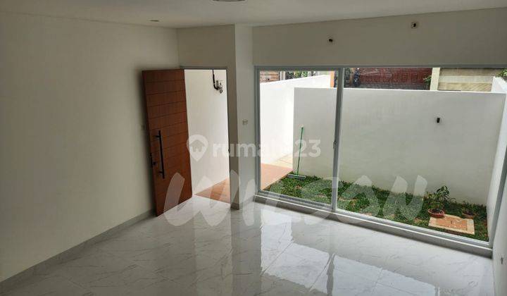 Wilson Rumah baru lokasi bagus di meruya kav dki