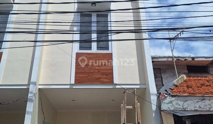 Wilson Rumah Baru Lokasi Dekat Jalan Raya Tanjung Duren 1