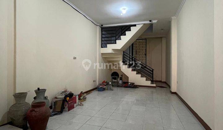 Dijual Rumah 3,75 lantai lokasi bagus kavling polri 2