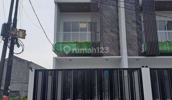 Wilson Rumah Semi Furnish Hadap Selatan Area Meruya 1