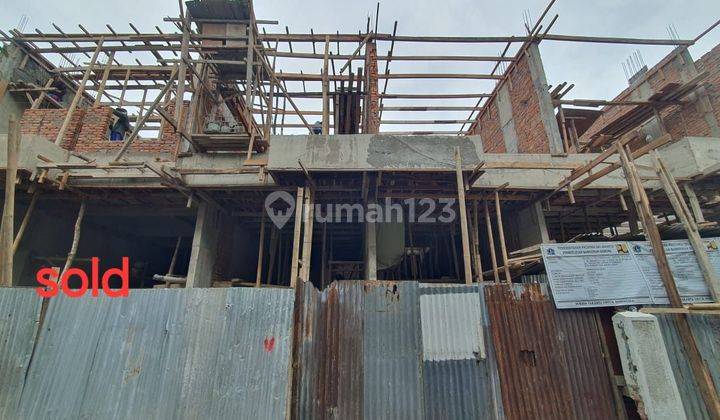 Wilson Rumah Baru Lokasi Strategis Hadap Timur Di Grogol 1