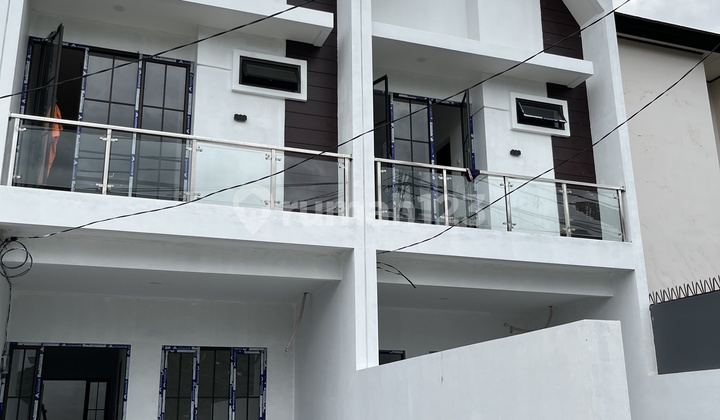 Wilson Rumah Baru Dekat Puri Indah Area Meruya