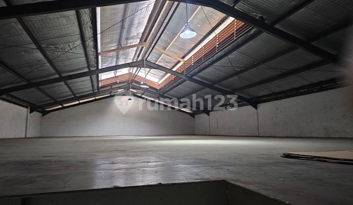 Wilson Rents Out 3-Story Corner Warehouse at Prima Centre