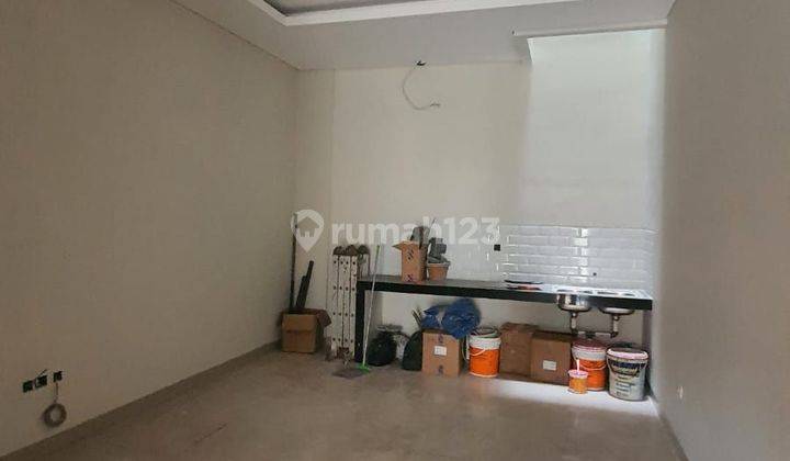 Wilson Di Jual Rumah Baru 3,25 Lantai Lokasi Strategis Area Tomang 2