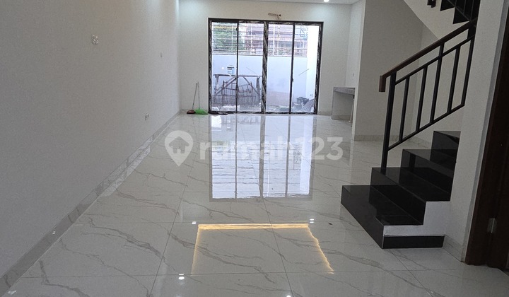 Wilson New House Good Location Size 5X25 in Meruya Kav Dki 2