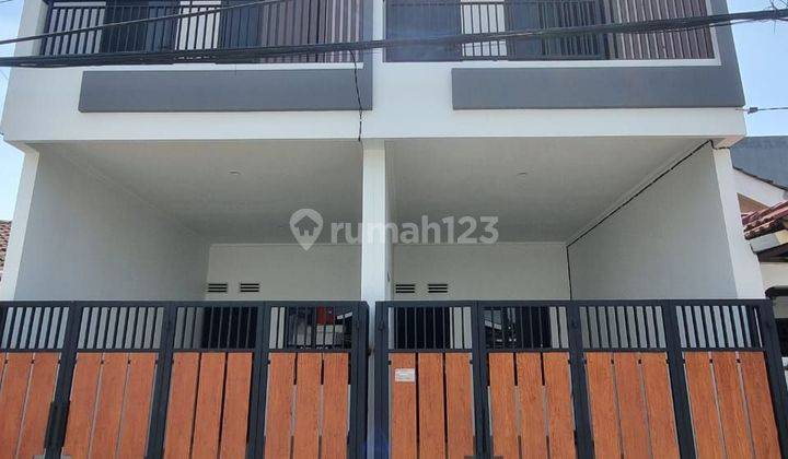 Wilson Rumah Baru 2 Lantai Hadap Timur Area Cipondoh 1