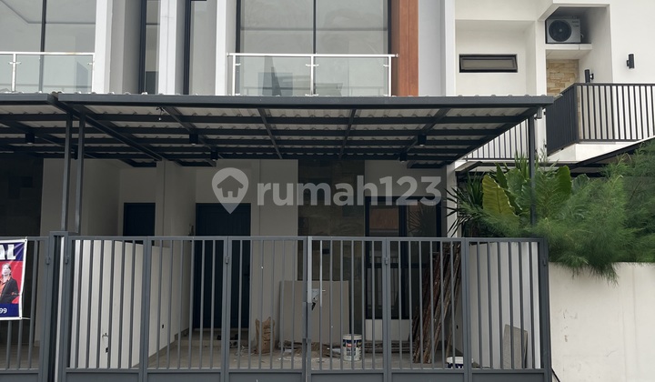 Wilson New House Size 5x20 Great Location in Clematis Metland Puri 2