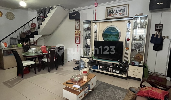 Wilson House Can Business Location Busy Street Wilson House Can Business Location Busy Street