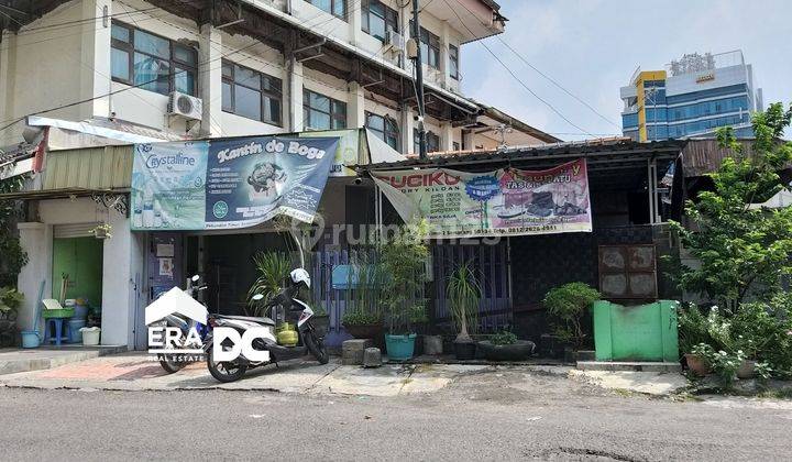 Rumah lama untuk segala usaha tengah kota Semarang bebas banjir