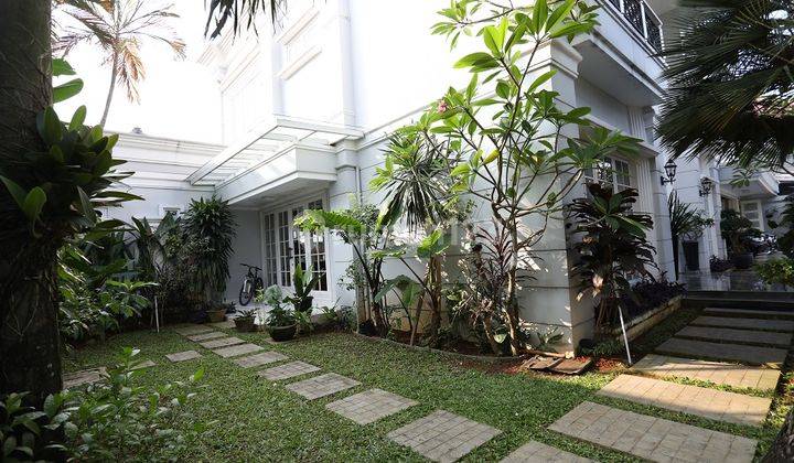 Rumah Mewah Terawat Asri Modern Classic Dalam Town House Kemang