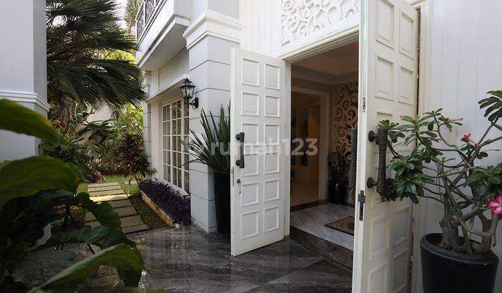 Rumah Mewah Terawat Asri Modern Classic Dalam Town House Kemang