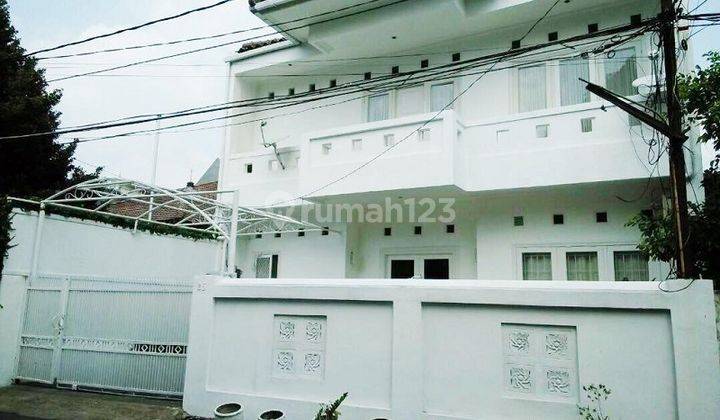 Rumah bagus siap huni lingkungan padat Cipete 1