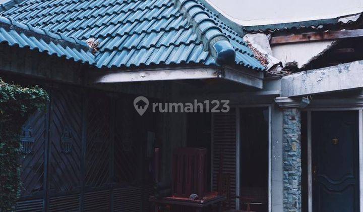 Rumah lama dalam komplek lingkungan asri Duren Tiga 2