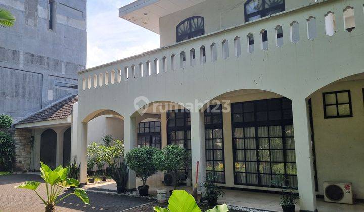 Rumah lama bangunan kokoh lingkungan hunian & usaha kemang utara 1