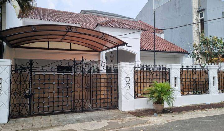 Rumah siap huni furnish lingkungan asri Hanglekir Kebayoran Baru 1