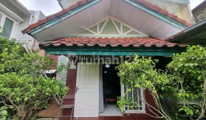 Rumah Lingkungan Asri Rimbun Dalam Perumahan Besar Area Rempoa