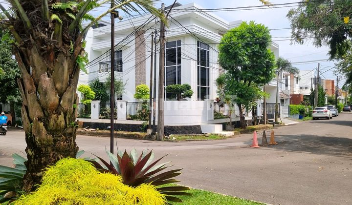 Rumah Baru Mewah Hoek Modern Classic Dekat Taman Bintaro Sektor 9 Rumah Baru Mewah Hoek Modern Classic Dekat Taman Bintaro Sektor 9