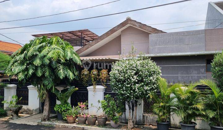 Rumah Hoek Depan Taman Lingkungan Nyaman Komp Pertamina Pondok Ranji 2