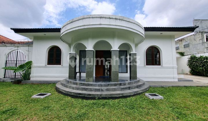Rumah Classic Siap Huni Lingkungan Asri Kemang