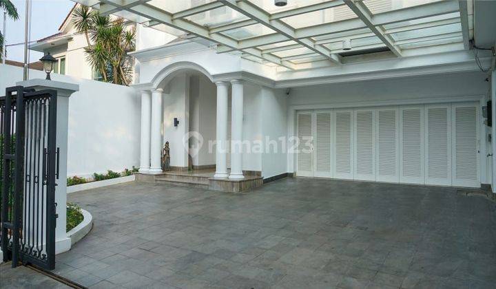 Rumah Mewah Siap Huni American Classic Kebayoran Baru 2