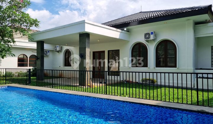 Rumah Classic Siap Huni Lingkungan Asri Kemang 2