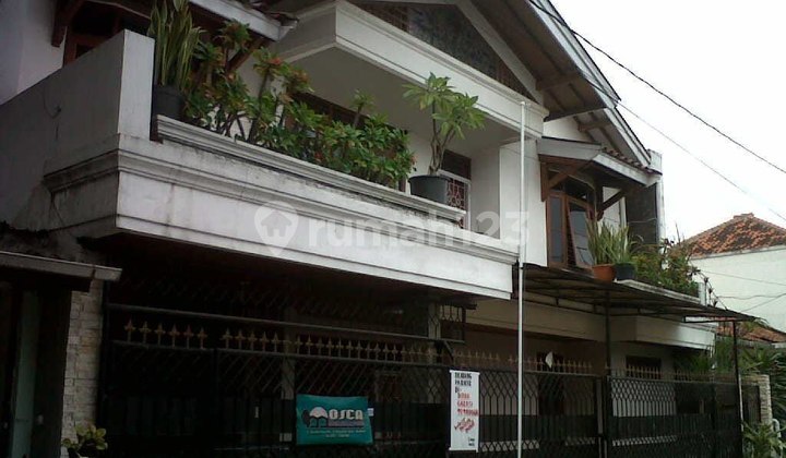Disewakan Rumah di Margahayu Raya Bandung Dengan 5 Kamar Tidur 1